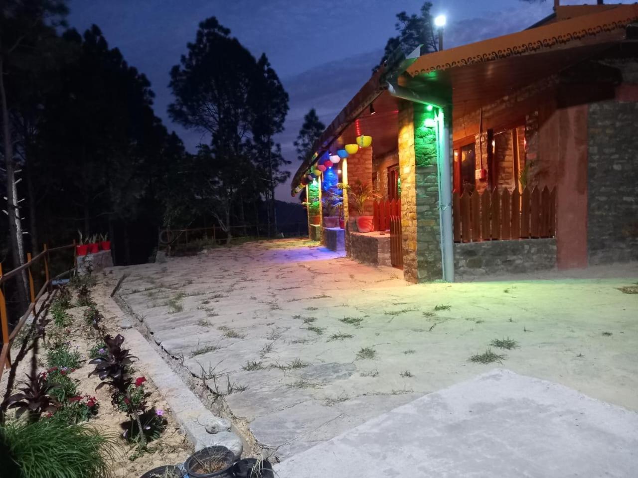 Pauri Nature Villaas Basa Homestay מראה חיצוני תמונה